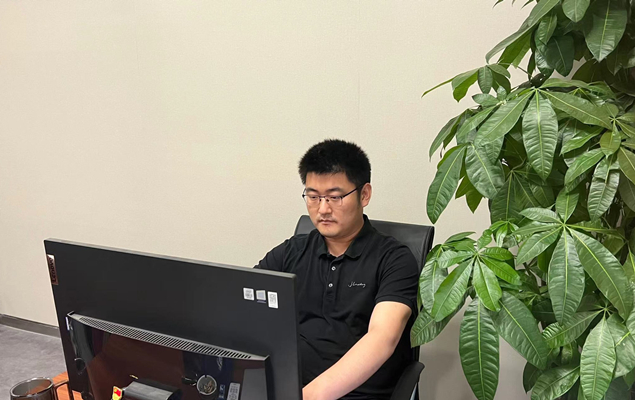 致敬！逆行者 | 广博新元青年干部王凡：疫情不息，逆行一直！
