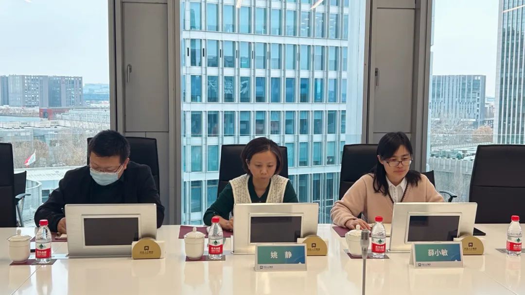 亦庄人才集团举行“学头脑·重实践·建新功”优异员工座谈会